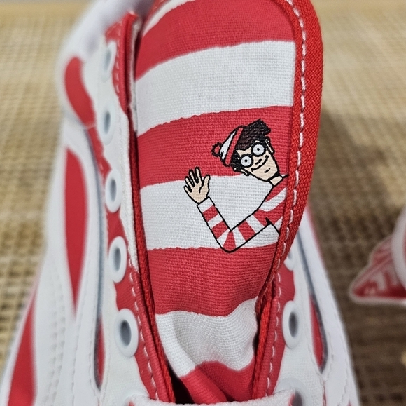 Vans Old Skool, (Where's Waldo?) International Stripes, Unisex M5.5, W7, NWT - Picture 11 of 16